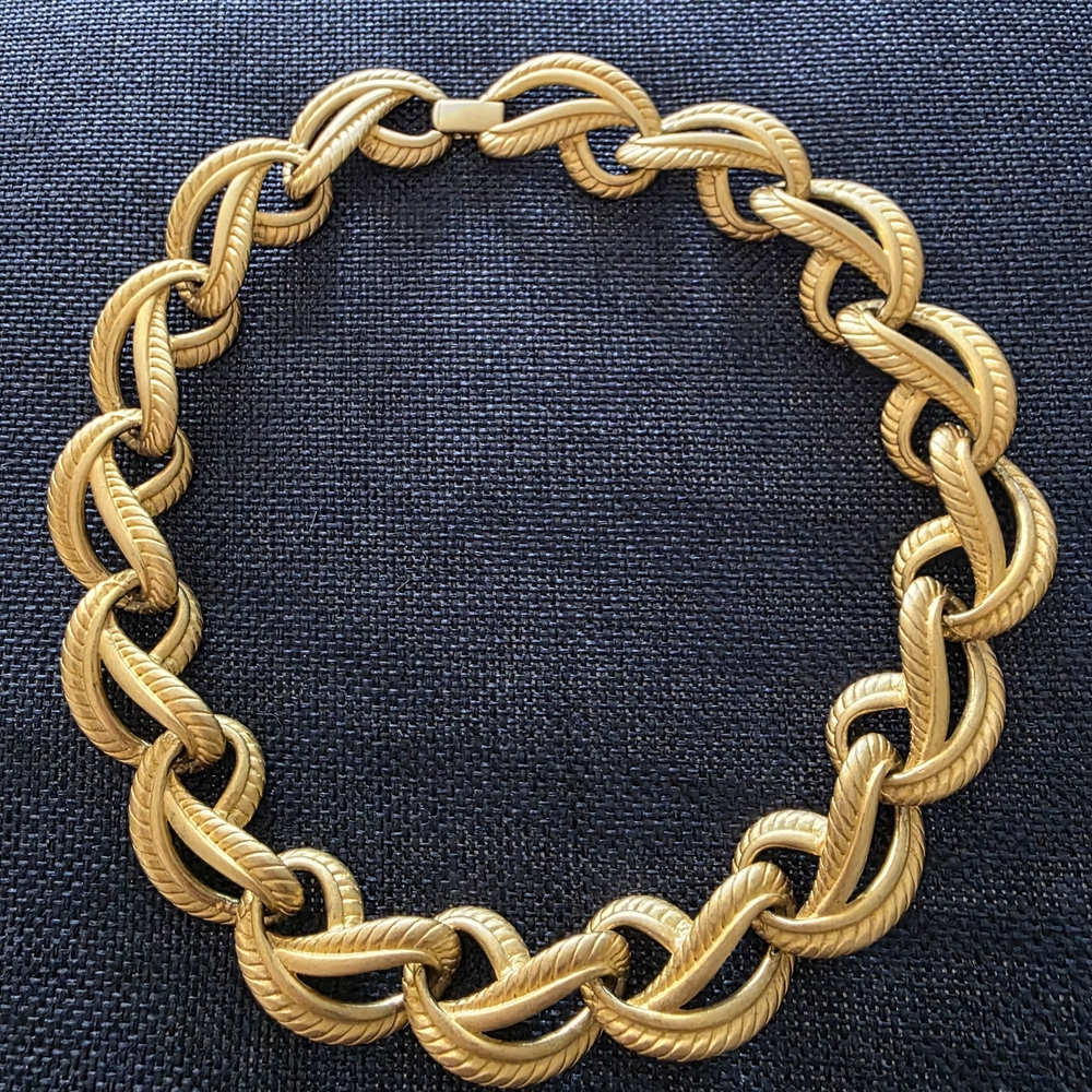 Giles & Brother Luxurious Gold-Tone Chain Necklace/chocker